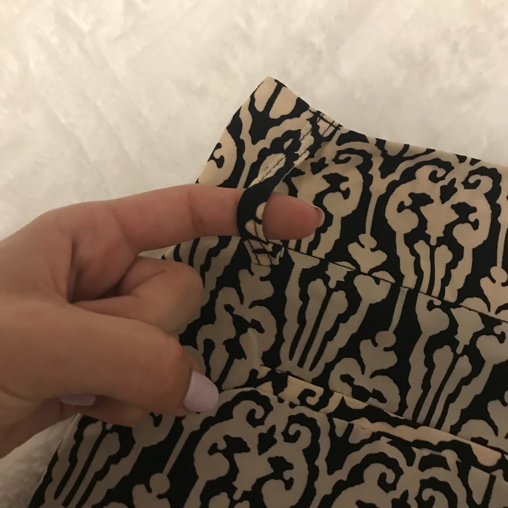 Lace pattern shorts - Picture 3 of 3